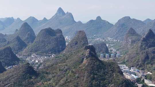 桂林连绵起伏山川城市航拍