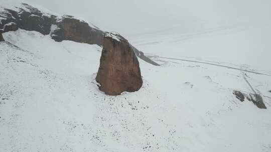 青海海南拉脊山雪山航拍视频