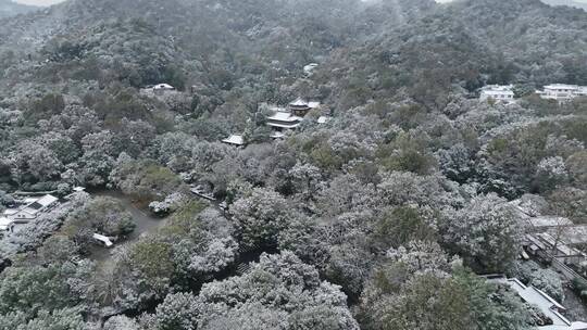 航拍西湖大雪