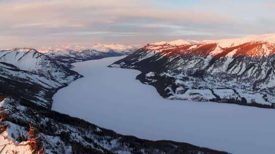 新疆阿勒泰地区喀纳斯景区雪景航拍