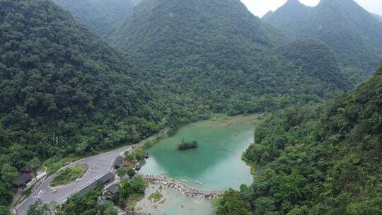 贵州荔波小七孔航拍 绿宝石美景