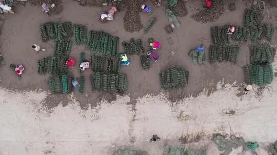 海边渔船海鲜养殖渔民整理海鲜航拍