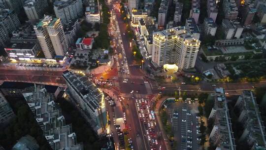 航拍城市夜景夜幕降临十字交叉路交通