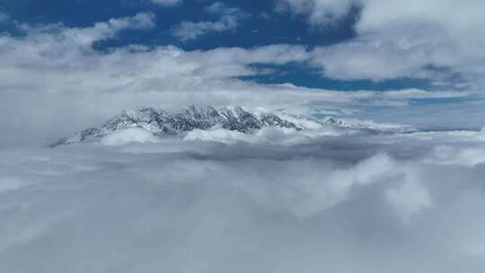 川西蜀山贡嘎雪山航拍穿云日照金山延时摄影视频素材模板下载