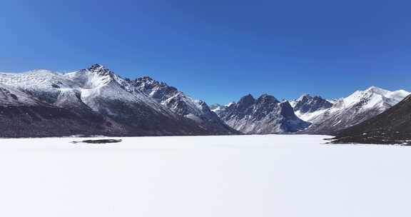 高原 雪山 宗教 寺庙