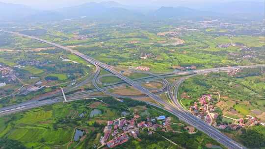 乡村里的高速公路