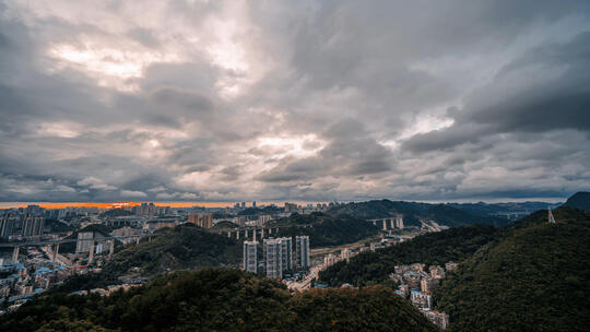 暴雨后的云层延时