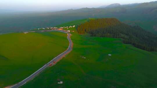 4K航拍新疆阿克塔斯草原清晨风光美景