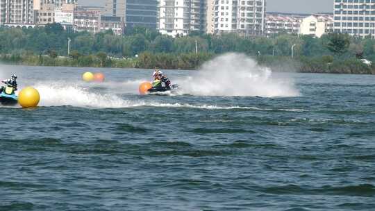 水上摩托艇比赛冲浪激情乘风破浪