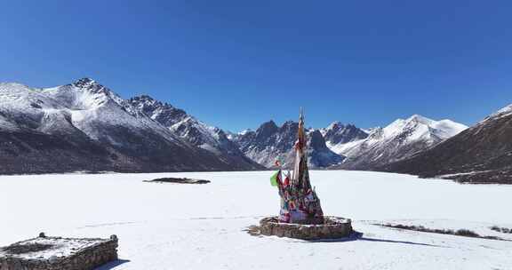 高原 雪山 宗教 寺庙