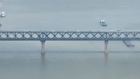 湖北武汉长江大桥航拍车流交通城市风景风光视频素材模板下载