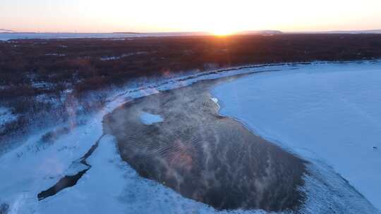 呼伦贝尔冬天自然风光湿地不冻河雪景