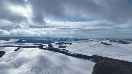 内蒙古寒冬丘陵雪原风光