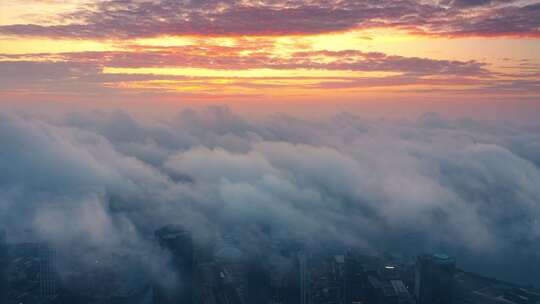 4K航拍上海城市平流雾日出风光