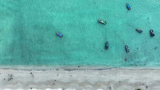 海南环岛旅游公路玻璃海牛奶海