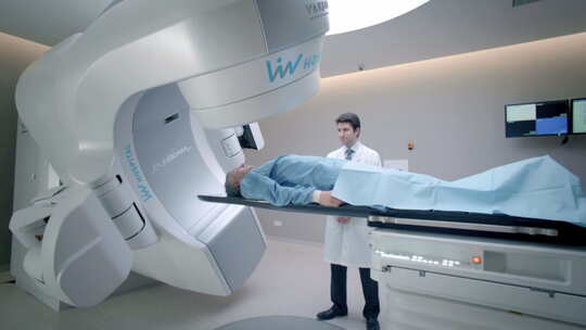 先进医疗扫描治疗医生病人诊疗高科技视频素材模板下载