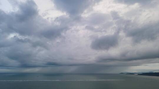 天空云层下雨延时