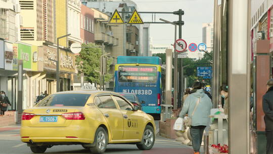 街道人行道道路标志