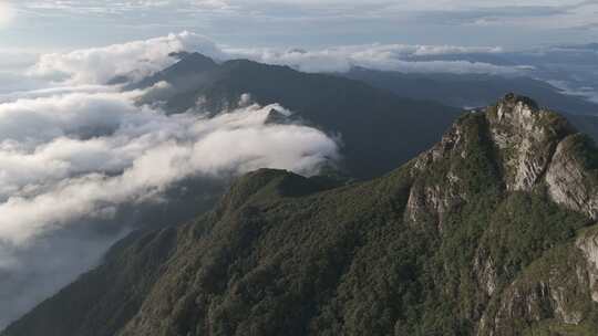 森林湖泊云海山川山脉云雾缭绕 青山绿水