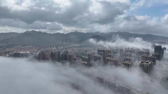 滨城云瀑，夏日美景