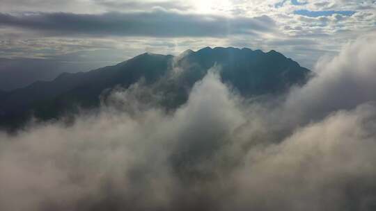 云雾醒山云海