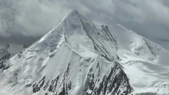 长焦下的西藏那曲比如县萨普神山雪山景观