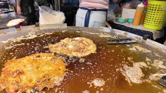 泰国清迈小吃摊煎饼制作过程