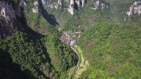 湘西天问台游客航拍