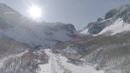 唯美大气震撼冬季长白山及瀑布雪景航拍视频素材模板下载