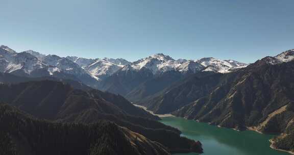 天山天池秋景航拍