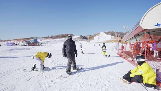 实拍滑雪运动视频素材模板下载