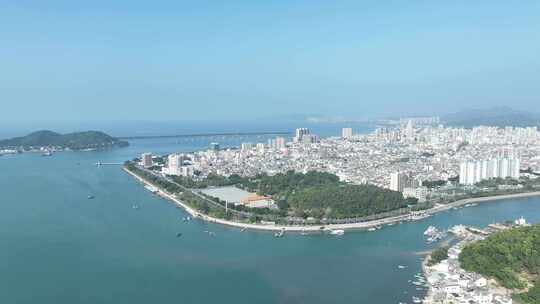 汕尾海边风景航拍海湾城市海滨大道建筑风光