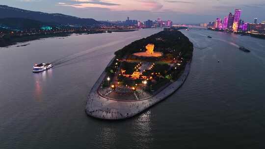 长沙红色景区橘子洲雕像蓝调夜景城市