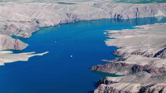 新疆伊犁喀拉峻草原峡谷河流自然风光航拍视频素材模板下载