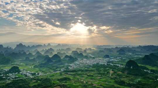 桂林乌龙泉日落夕阳农村大气风光风景