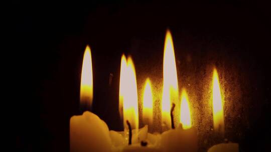 蜡烛 特写蜡烛火焰祈祷祝福爱情