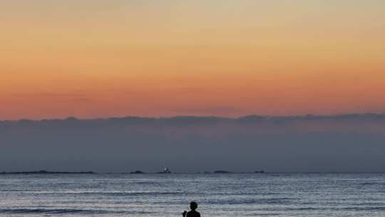 海滩沙滩日出唯美日出