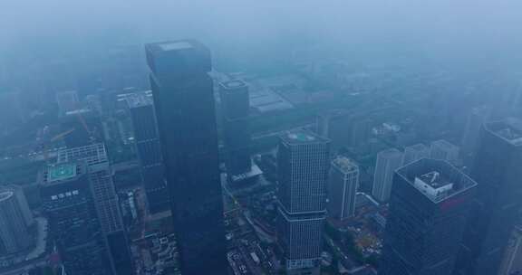 西安锦业路国瑞中心雨天云雾