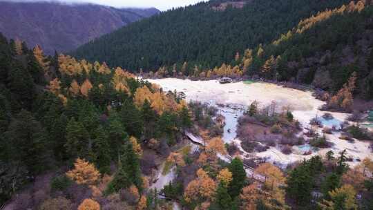 航拍四川九寨沟黄龙景区争艳池映月池迎宾池