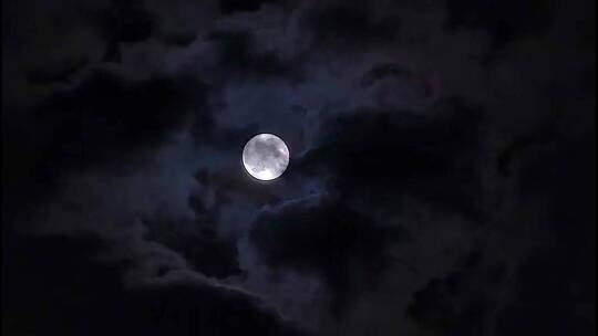 云层月亮延时