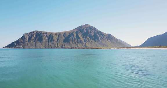 航拍风平浪静的海洋