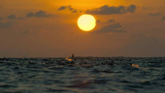 夕阳海面