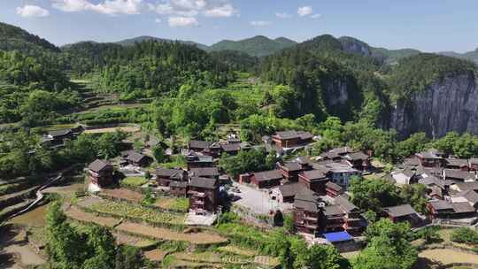 湘西天问台游客航拍