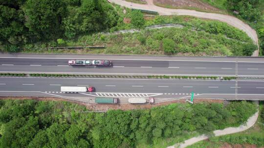 航拍高速公路应急车道4K视频素材模板下载