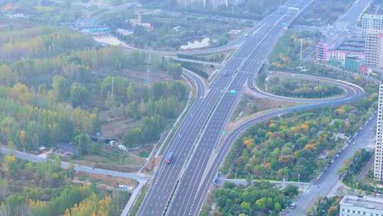 航拍京台高速公路转盘出口新城段