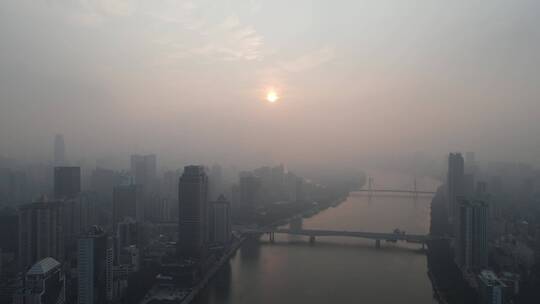 太阳初升的广州