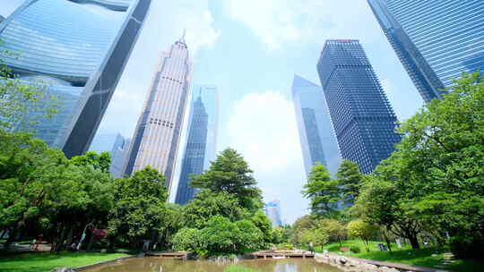 广州珠江新城花城广场 仰拍高楼大厦建筑群视频素材模板下载