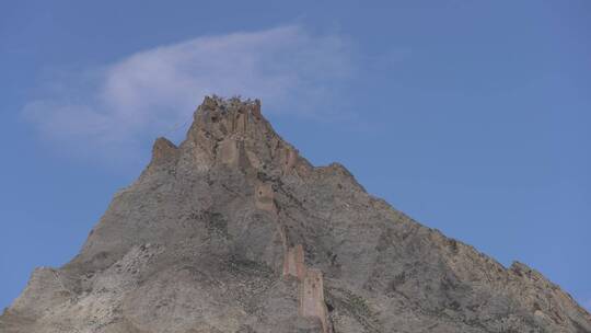 航拍陡峭大山延时