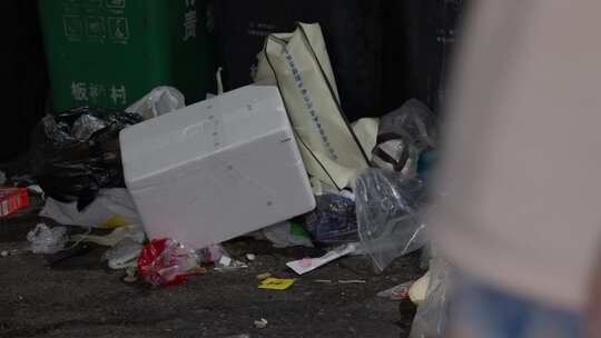 脏乱差垃圾堆城中村街边环境视频素材模板下载