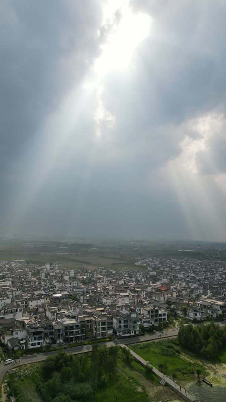 大理才村码头耶稣光竖屏航拍